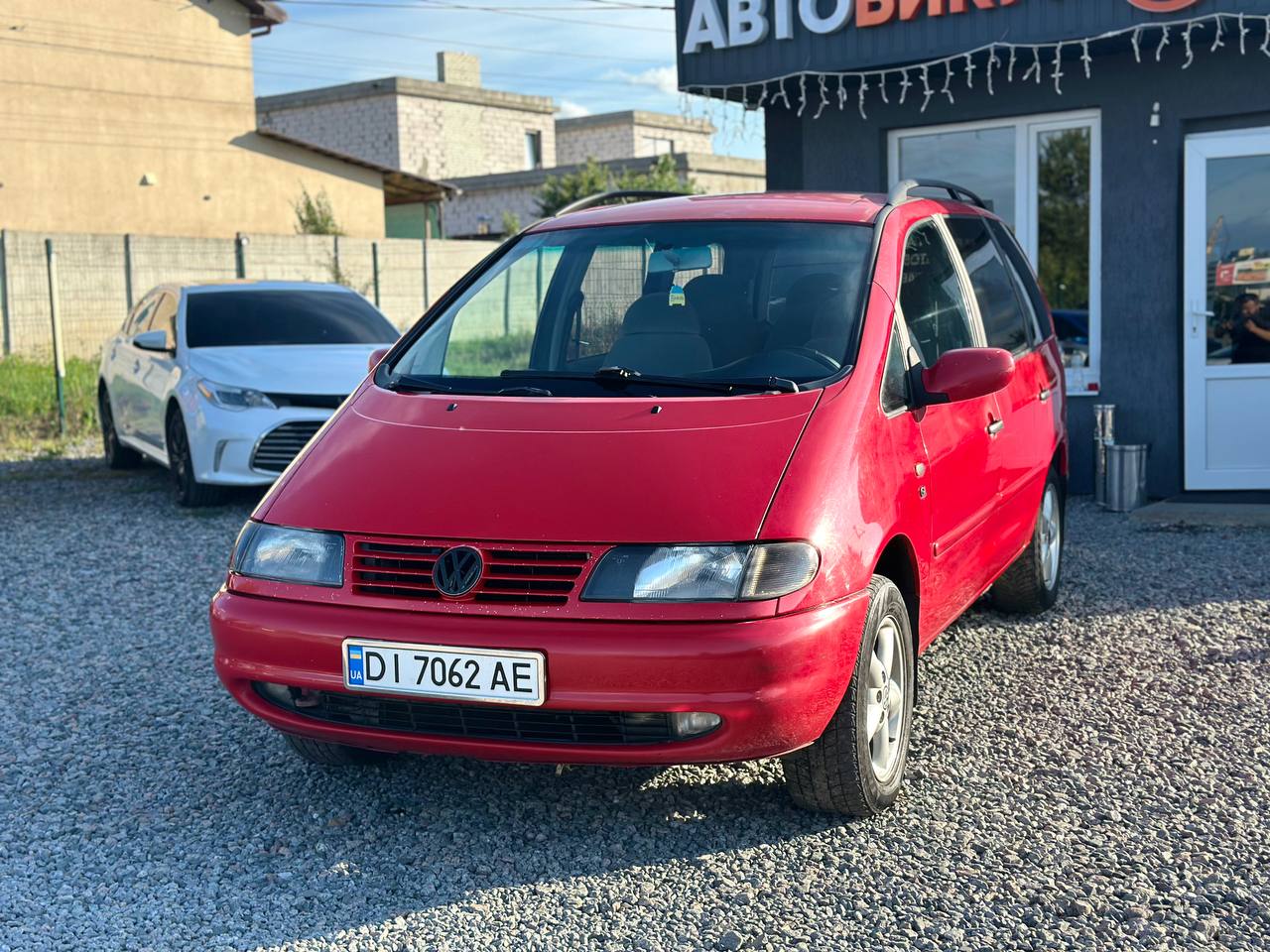 Volkswagen Sharan — фото 1