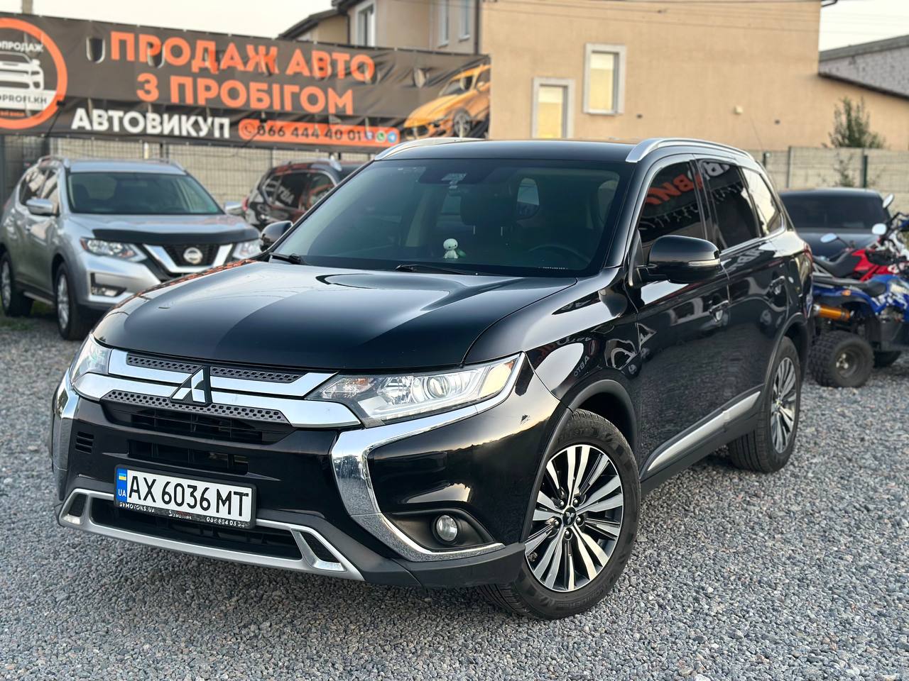 Mitsubishi Outlander — фото 1
