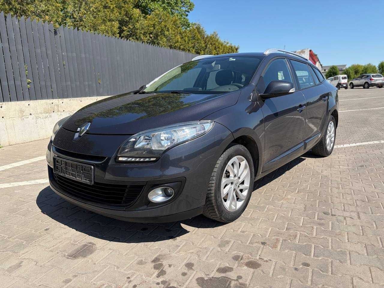 Renault Megane III — фото 1