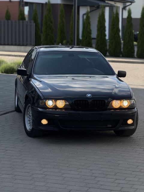 BMW 523I