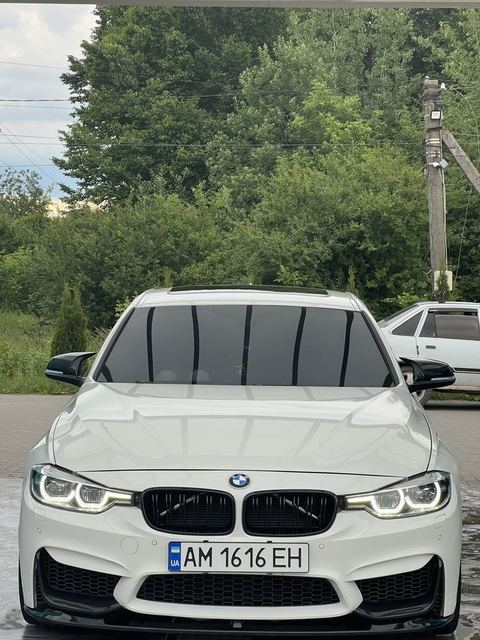 BMW 330i