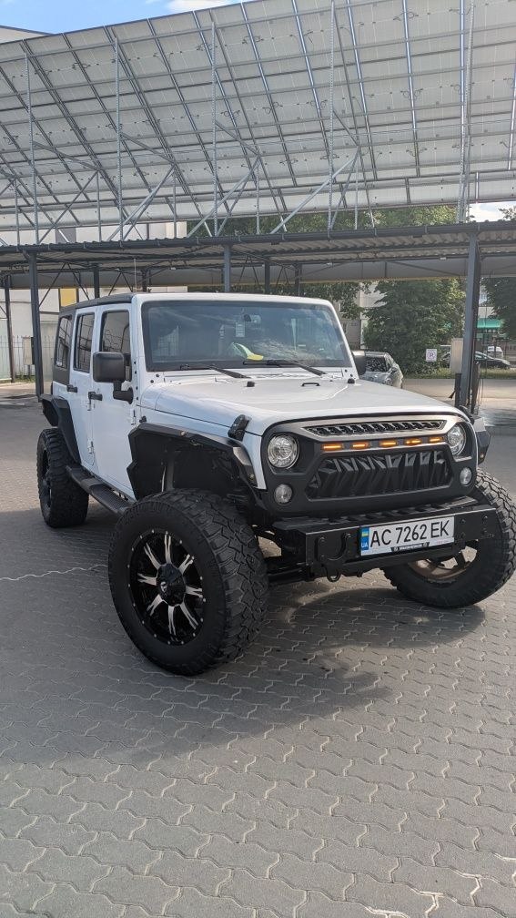 Jeep Wrangler — фото 1