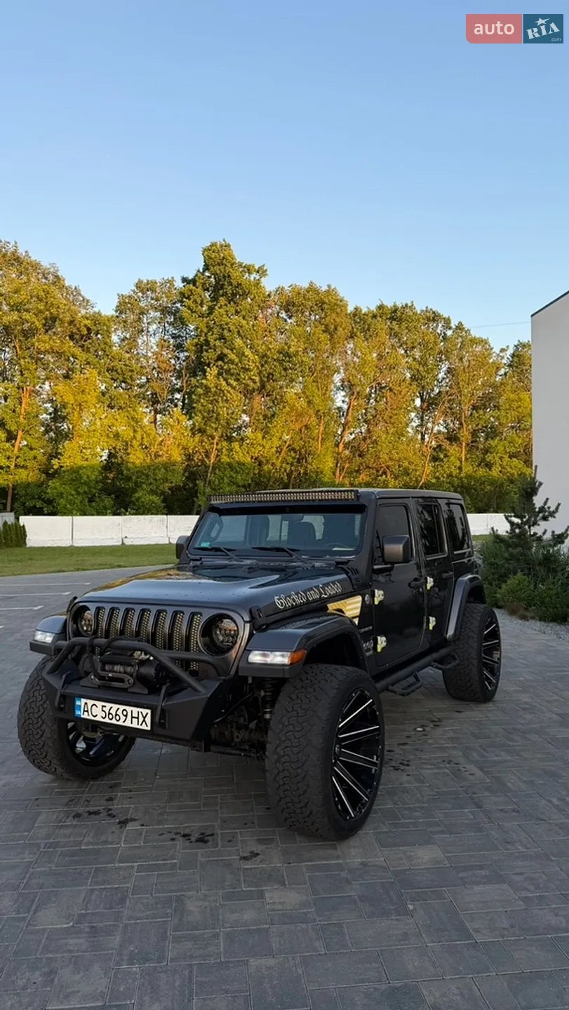 Jeep Wrangler — фото 1