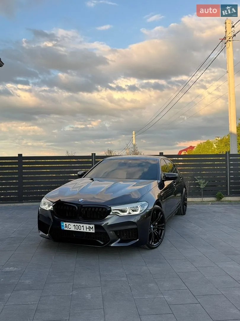 BMW 540i — фото 1