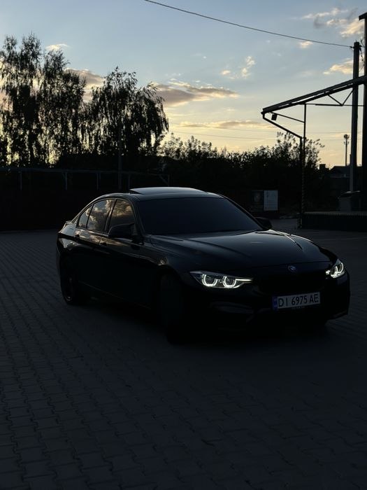 BMW 328i — фото 1