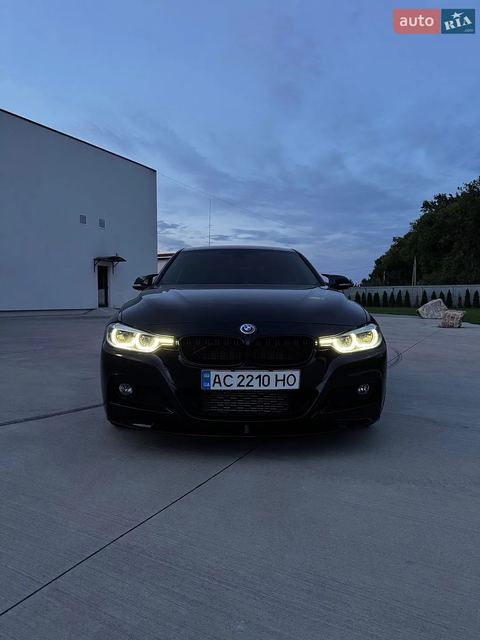 BMW 328i