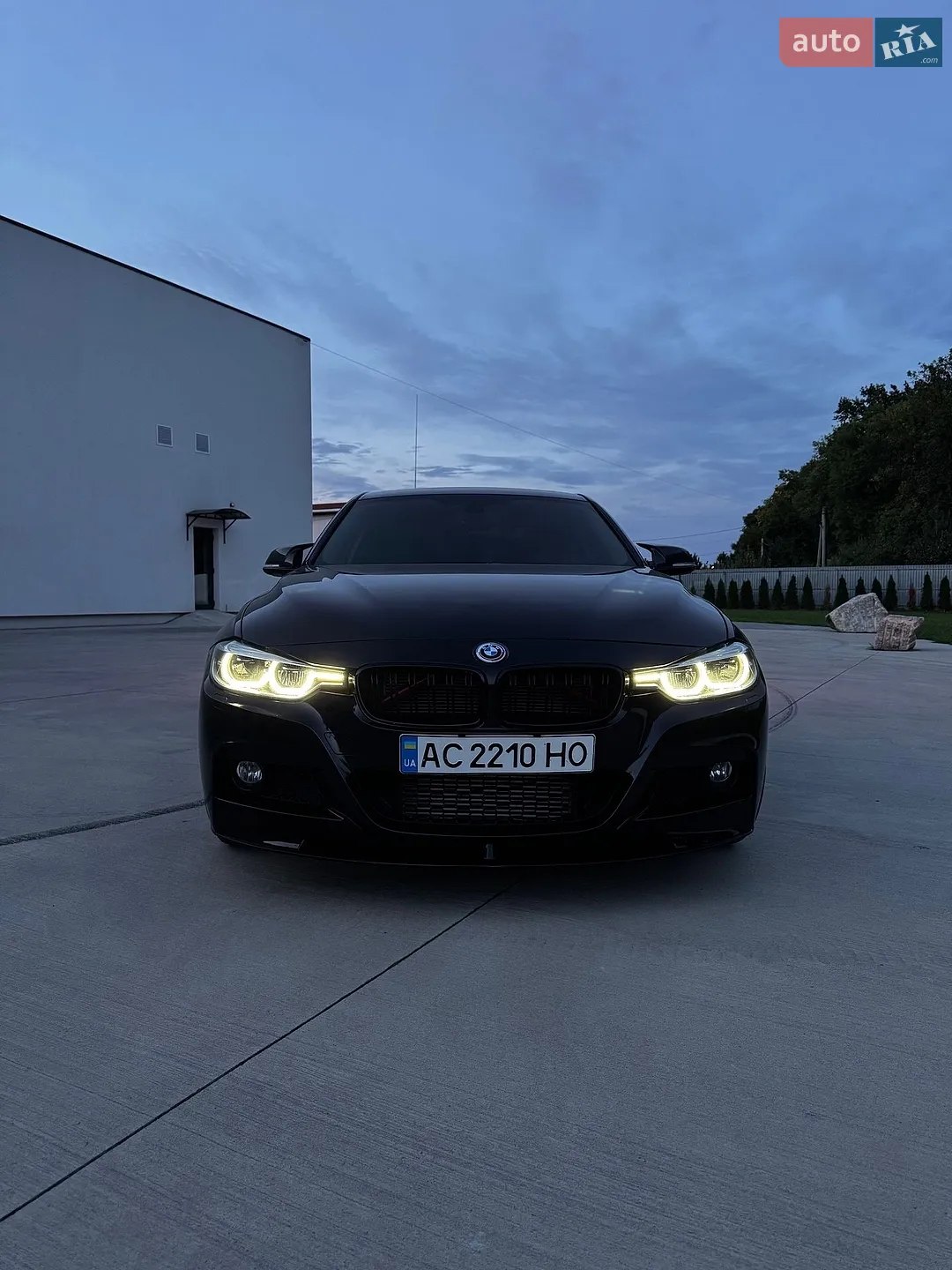 BMW 328i — фото 1