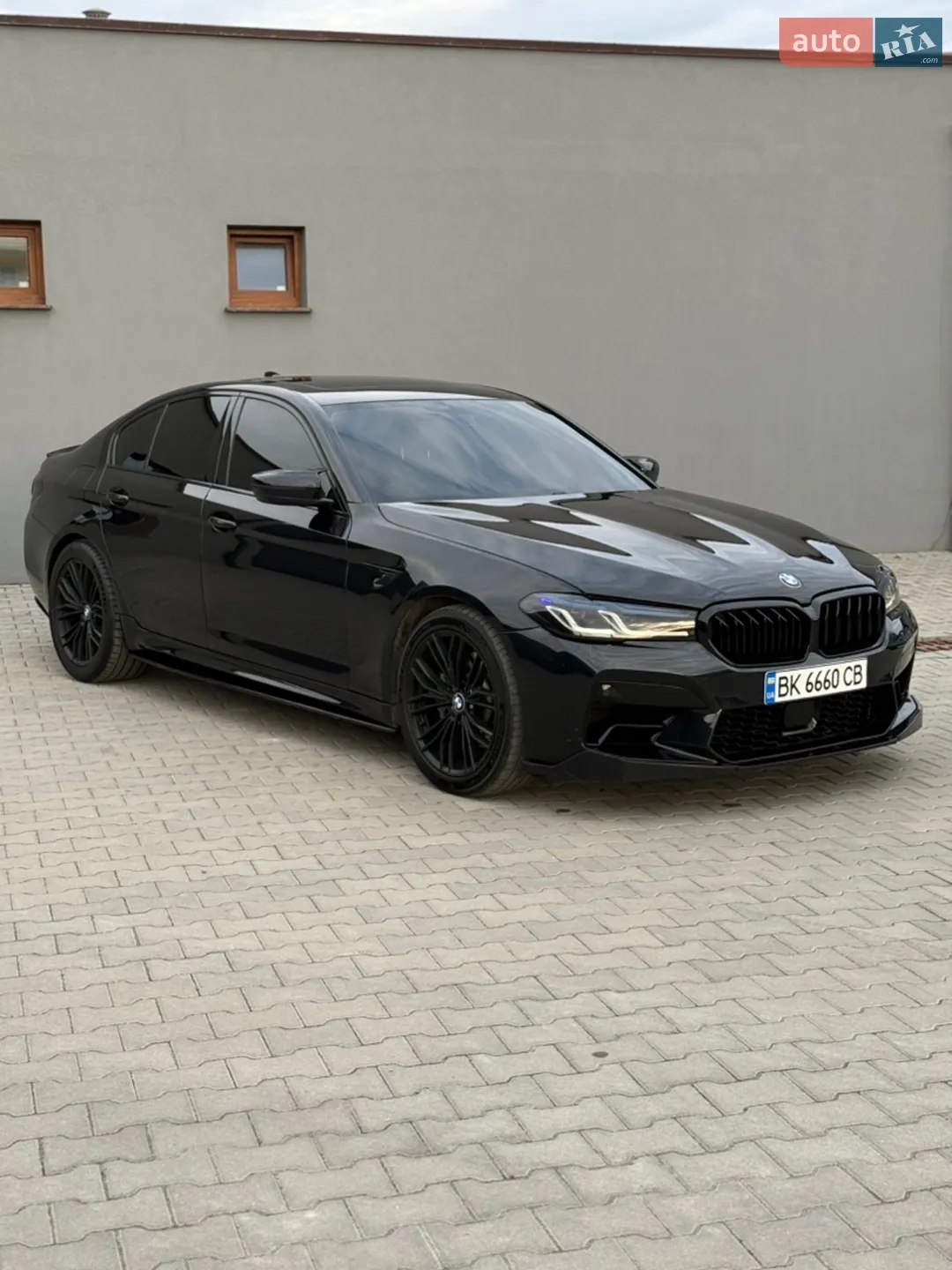 BMW 540i — фото 1