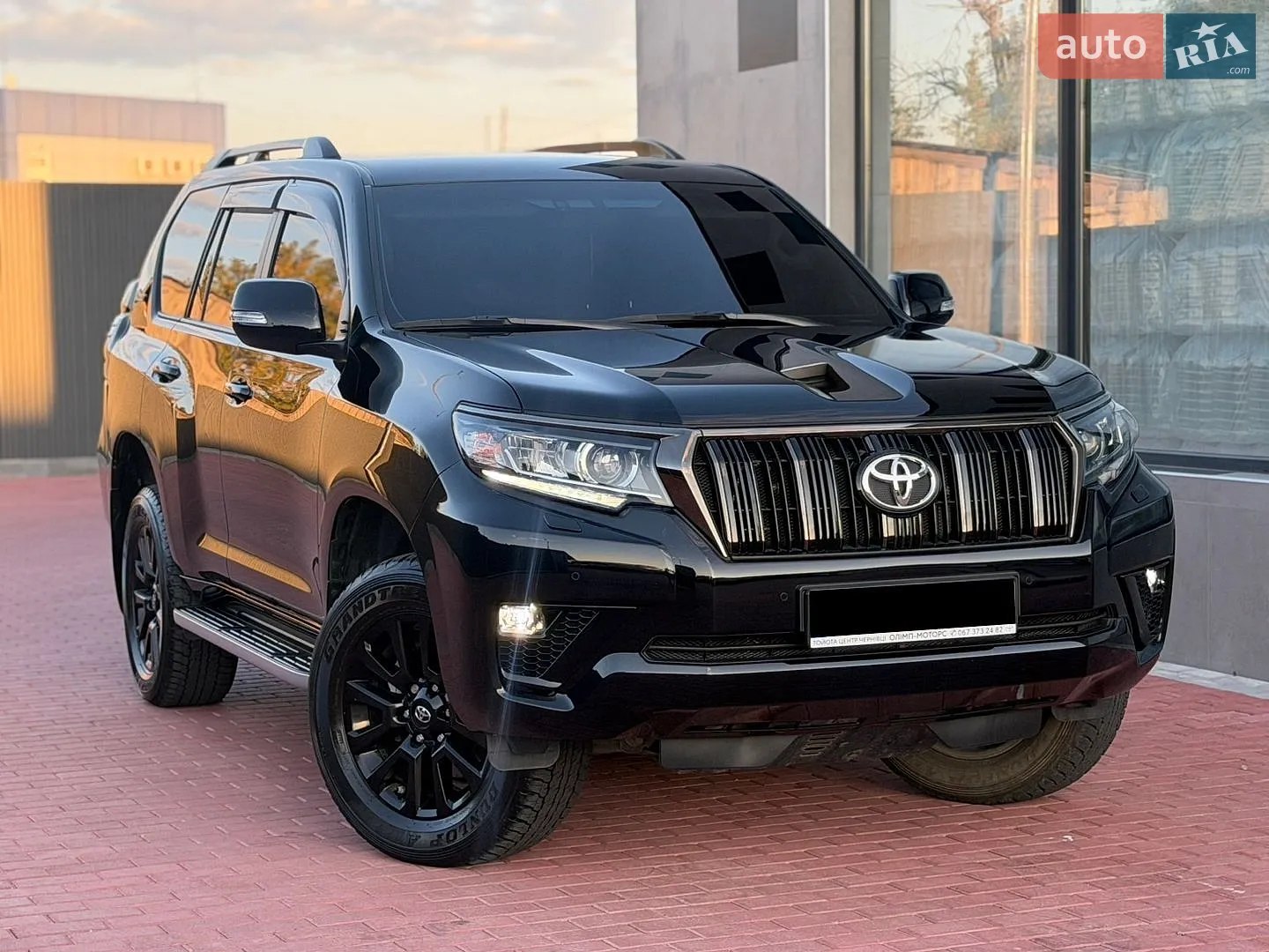 Toyota Land Cruiser Prado — фото 1