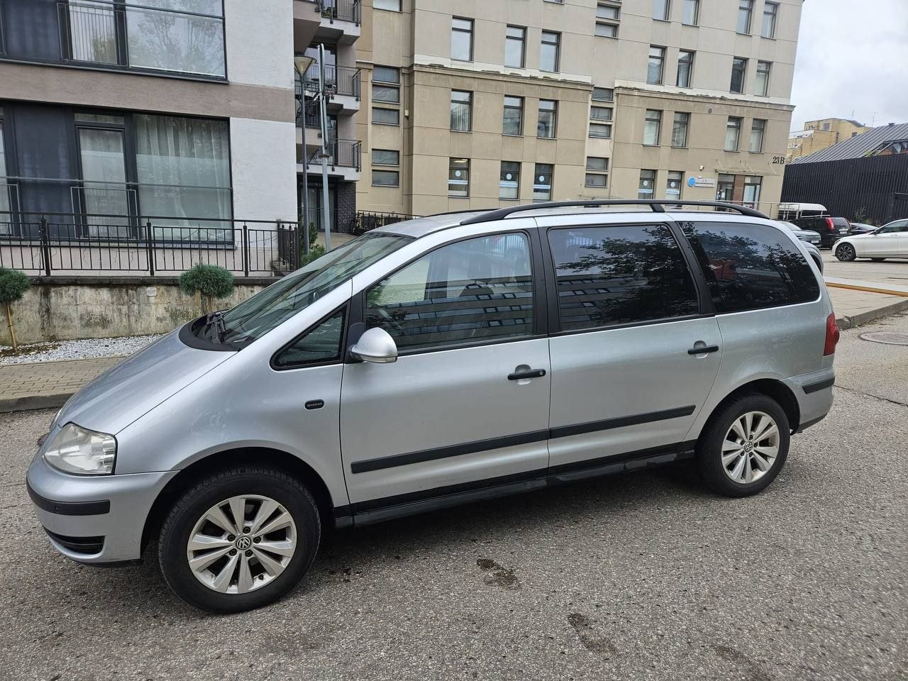 Volkswagen SHARAN 1.9 — фото 1