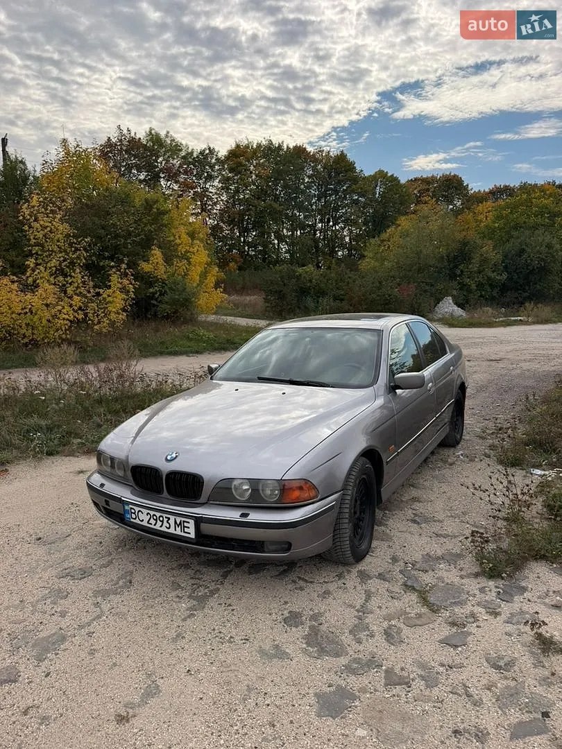 BMW 5 Series — фото 1