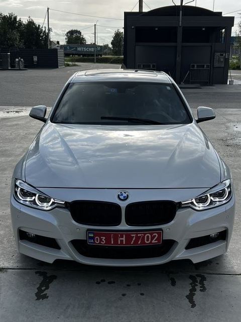 BMW 330i
