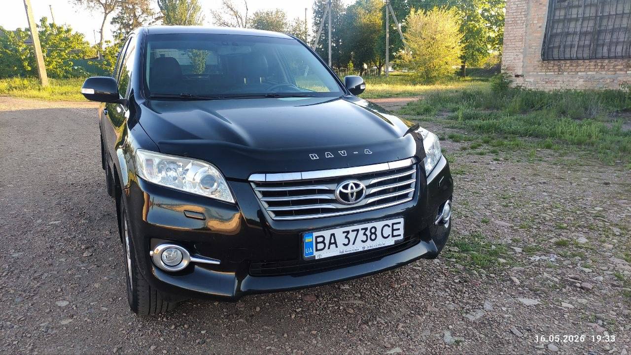 Toyota RAV4 2011року. — фото 1
