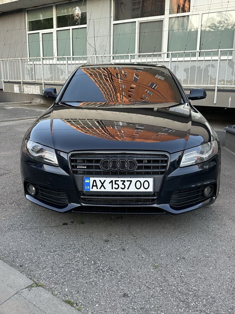 Audi A4 — фото 1