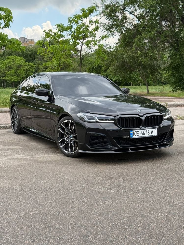 BMW 540i — фото 1