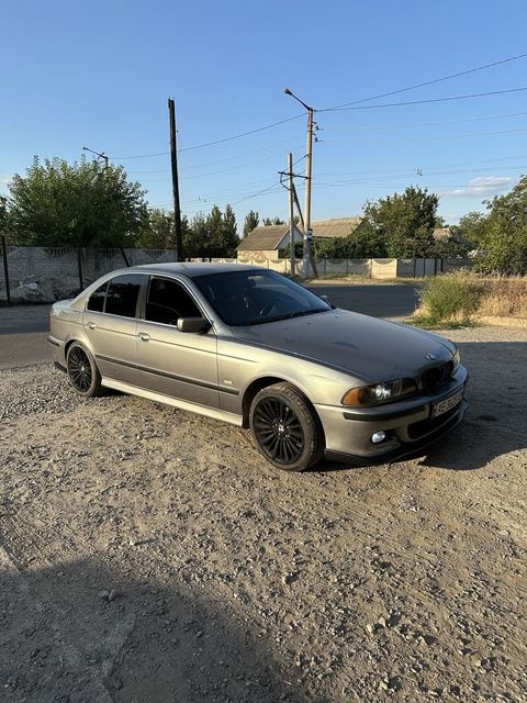BMW 520I