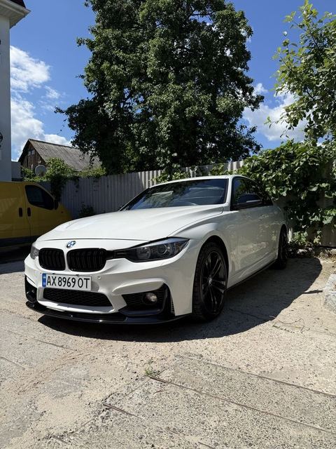 BMW 328i