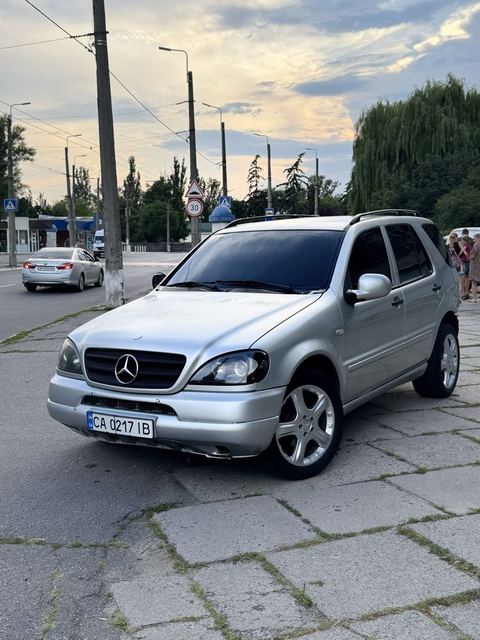 Mercedes-Benz ML 320