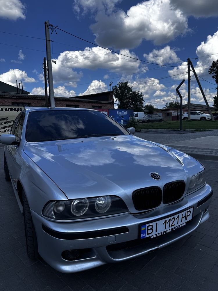 BMW 520I — фото 1