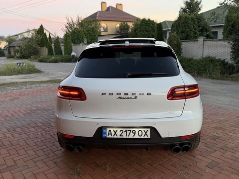 Porsche Macan S