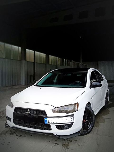 Mitsubishi lancer 10