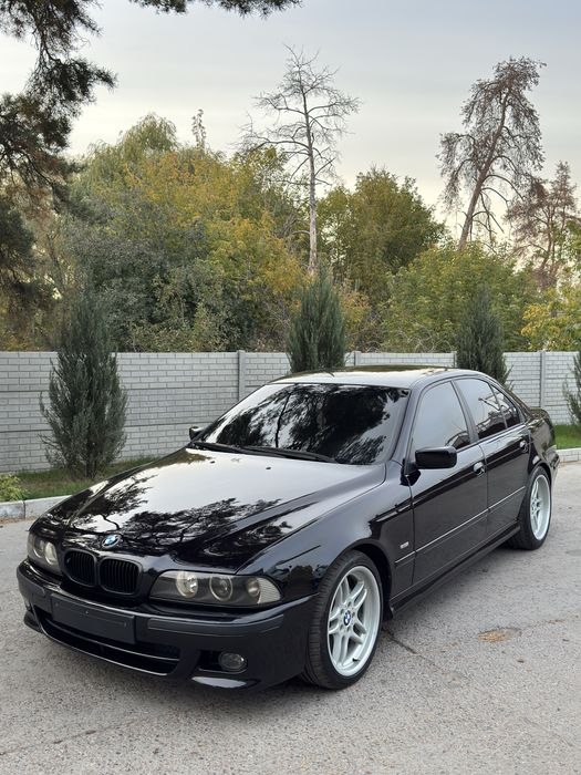 BMW 520I — фото 1