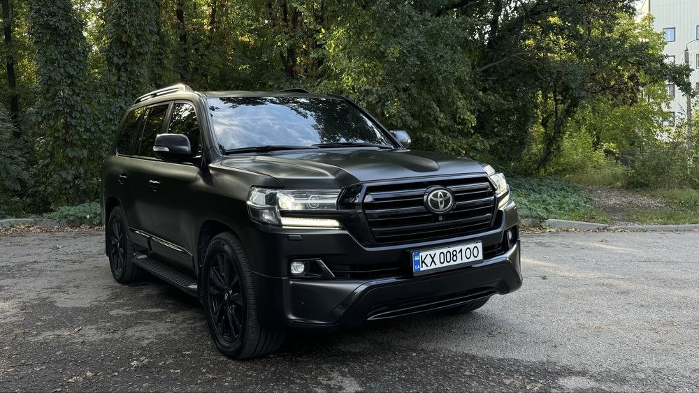 Toyota Land Cruiser 200 — фото 1