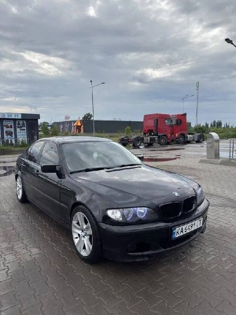 BMW 323I