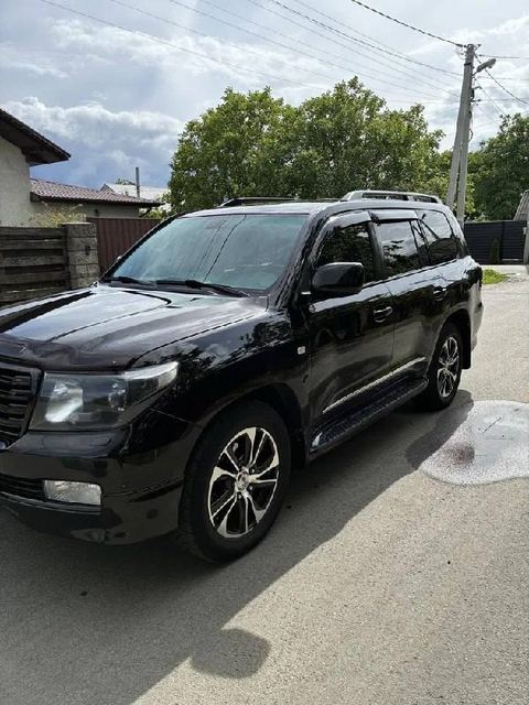 Toyota Land Cruiser 200