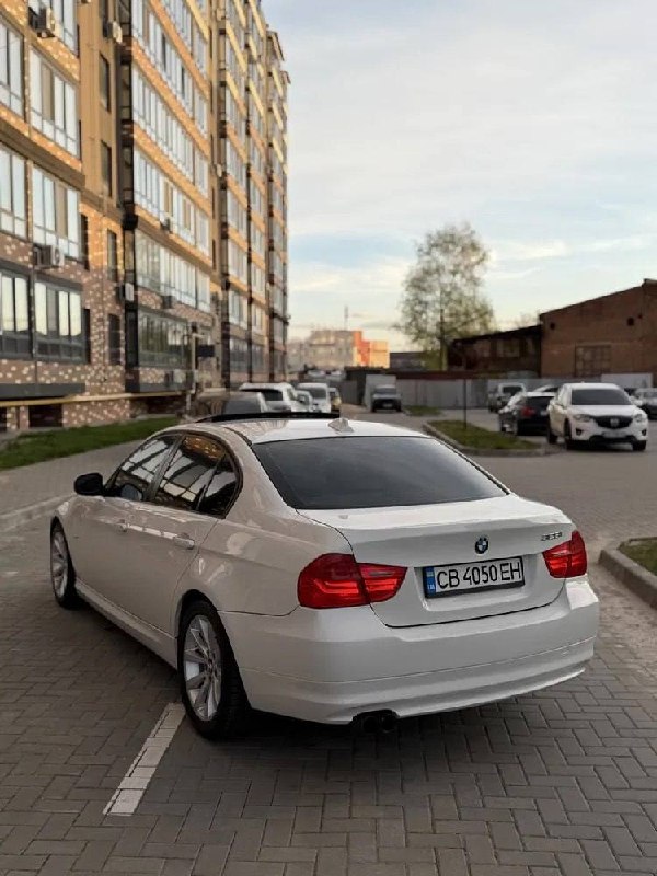 BMW 328i