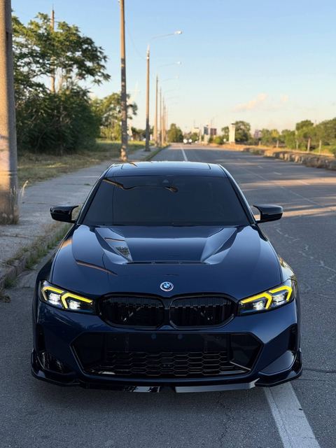 BMW 330i
