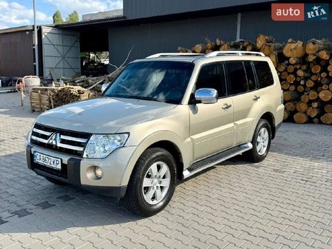 Mitsubishi Pajero Wagon