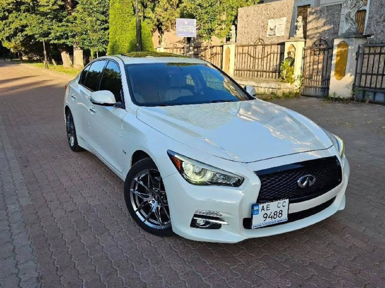Infiniti Q50 3.0T Luxe RWD