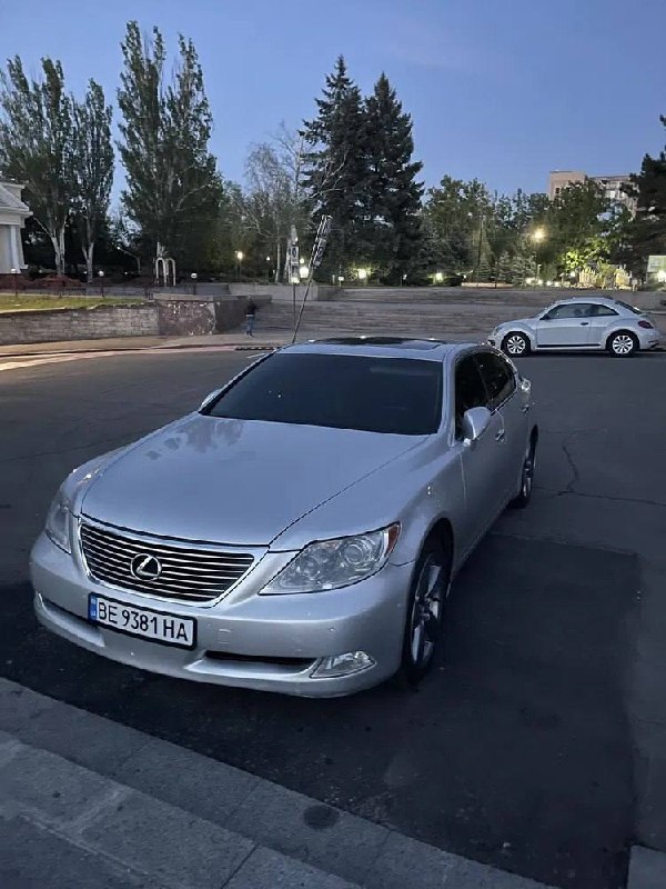Lexus LS460