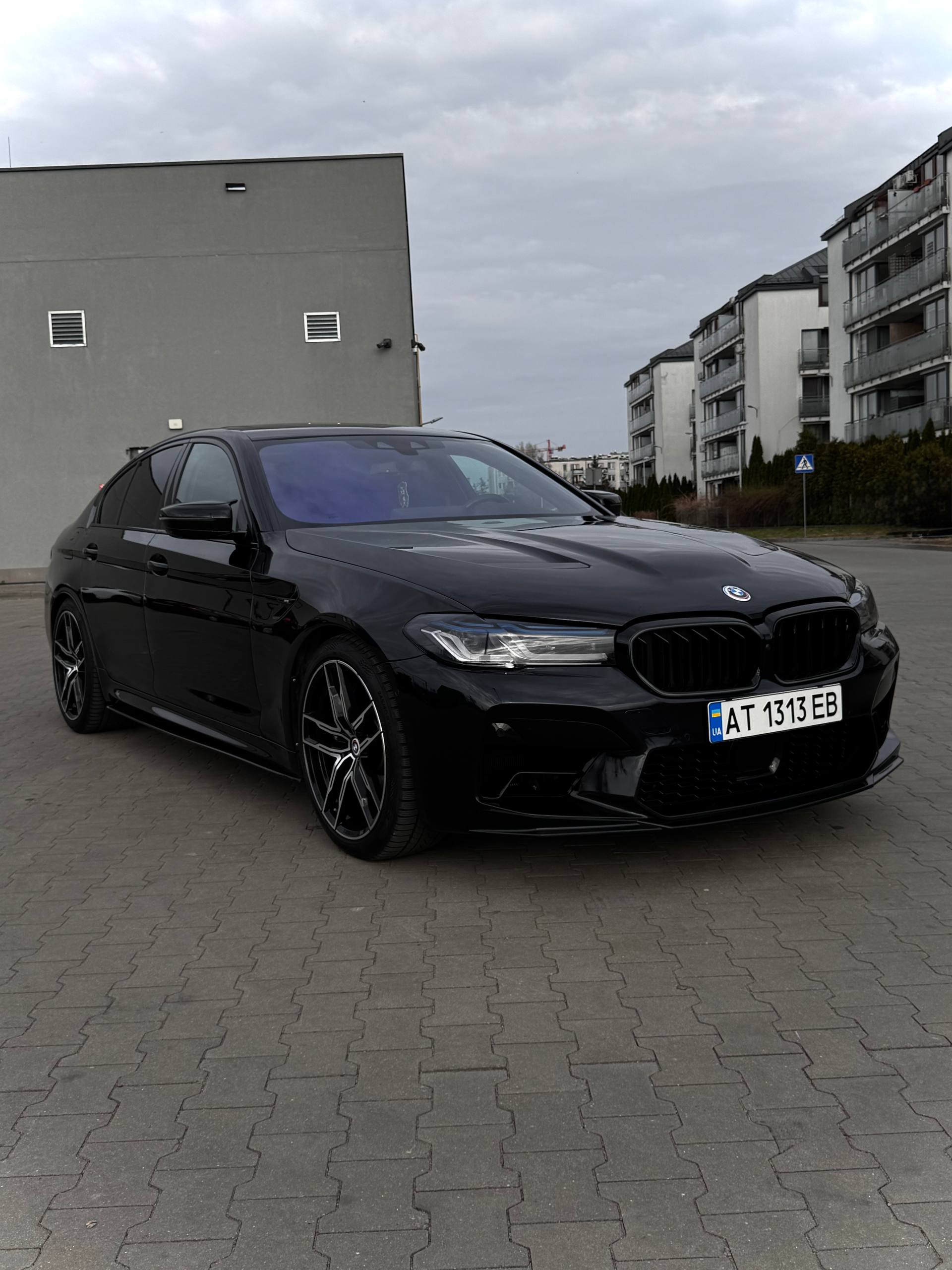 BMW 540i G30 xDrive — фото 1