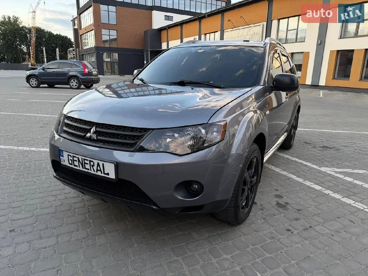 Mitsubishi Outlander XL