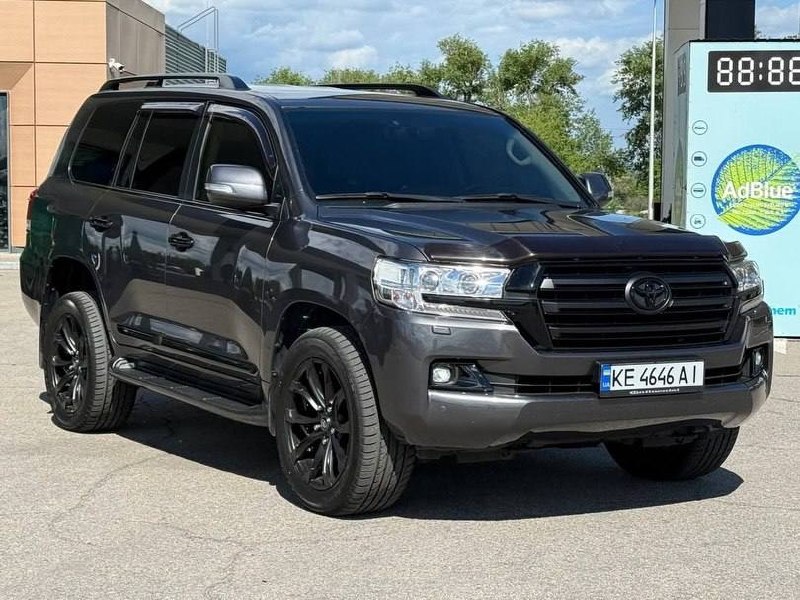 Toyota Land Cruiser 200 AWD