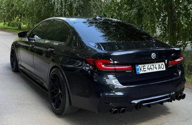 BMW 540i — фото 1