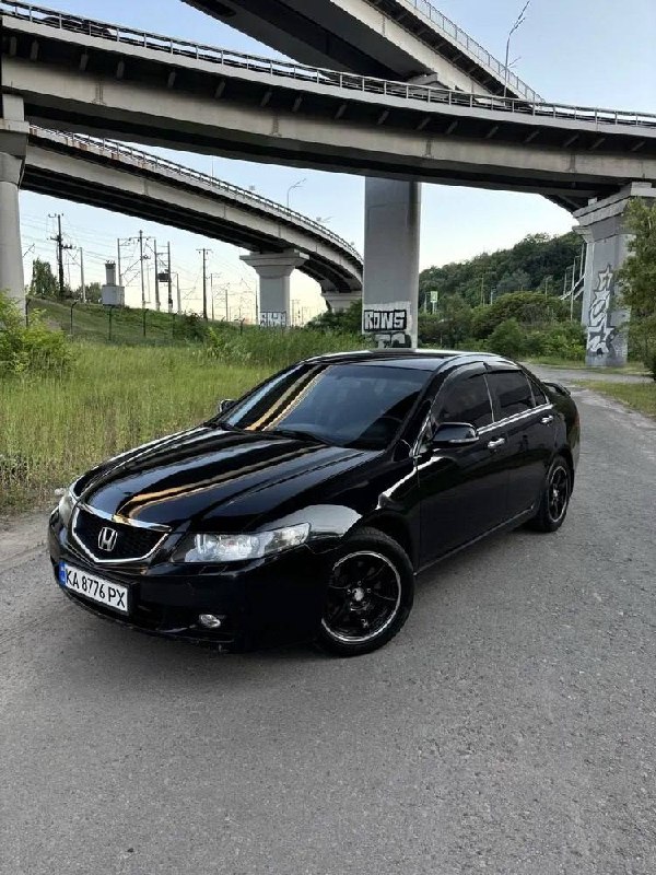 Honda Accord — фото 1