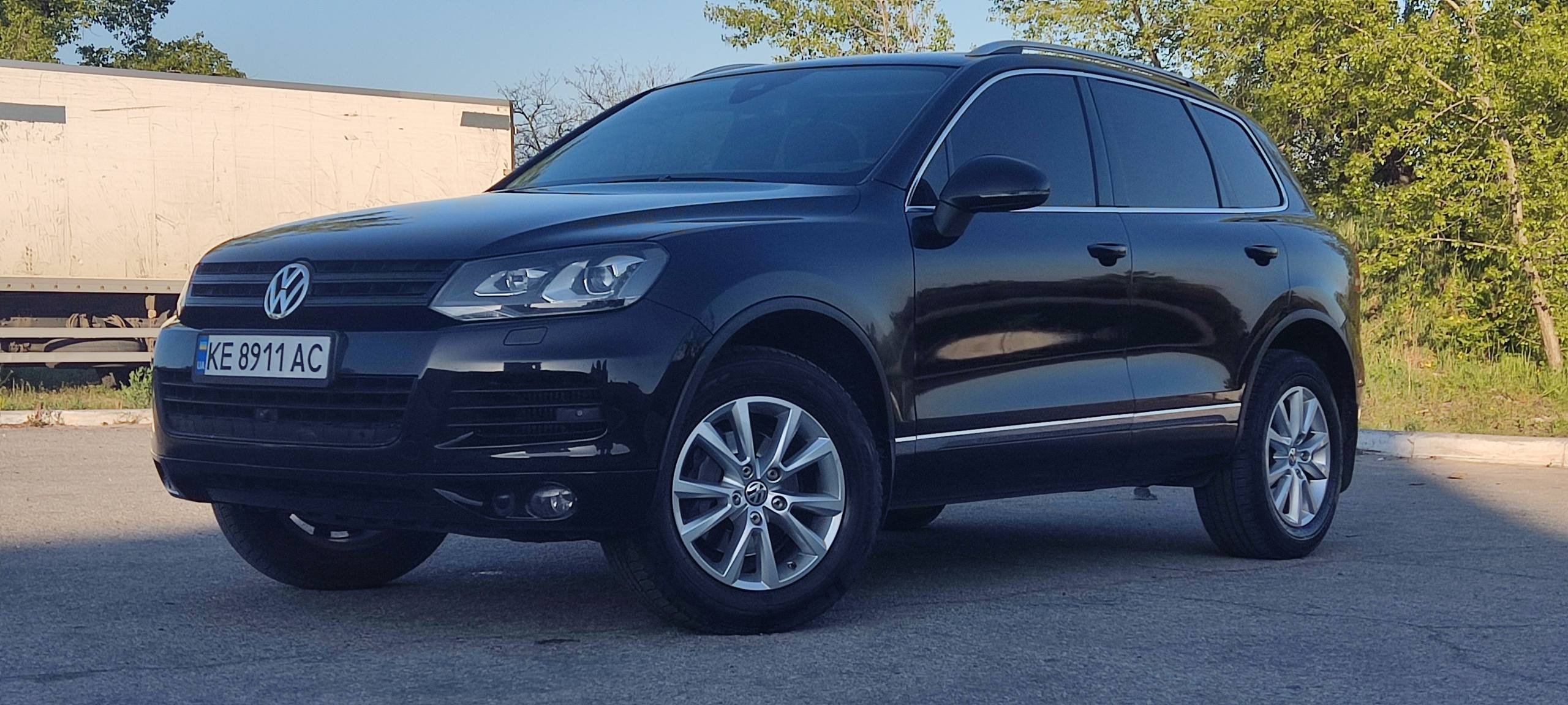 Volkswagen Touareg — фото 1