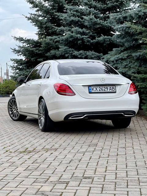 Mercedes-Benz C200