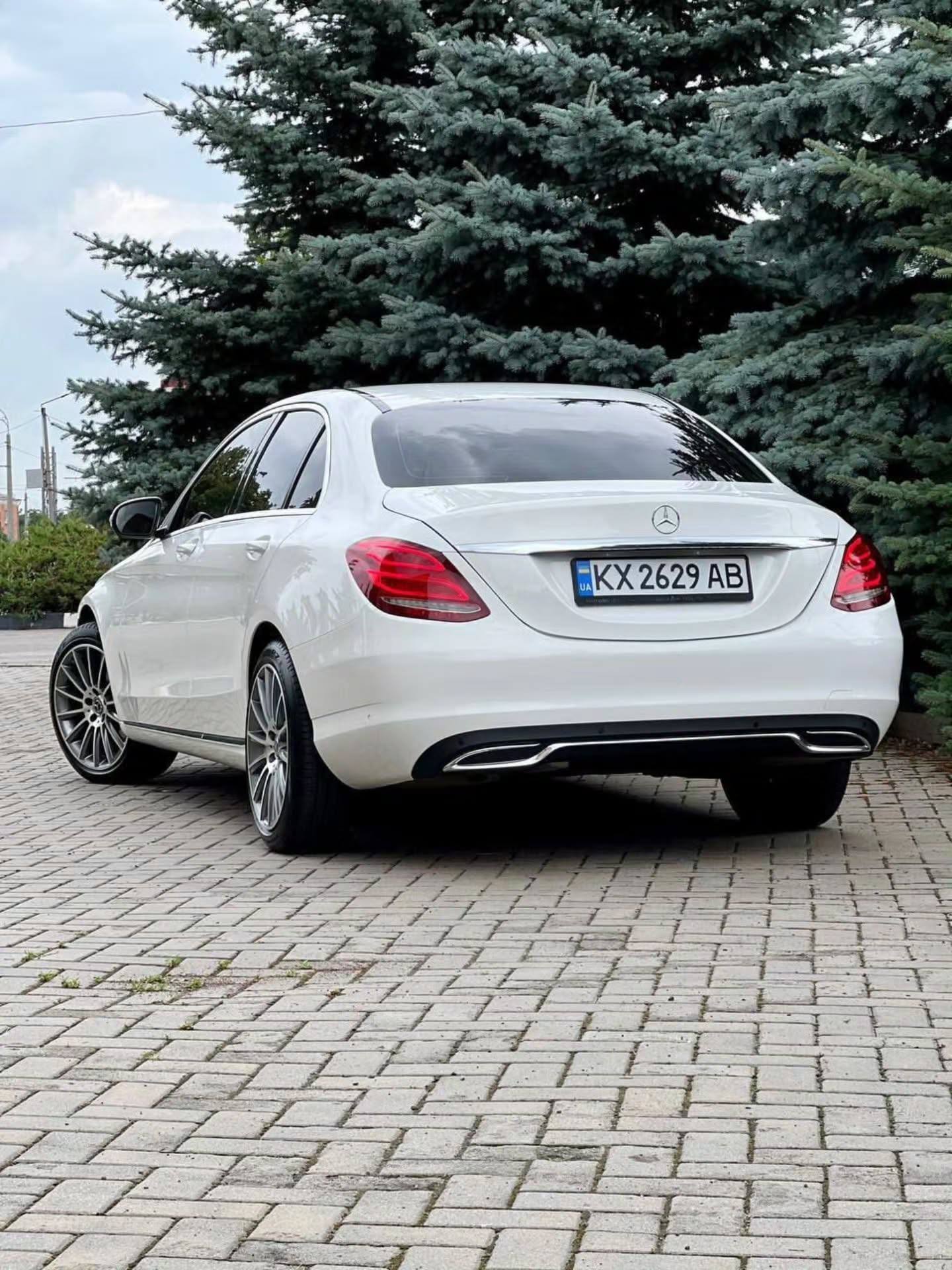 Mercedes-Benz C200 — фото 1