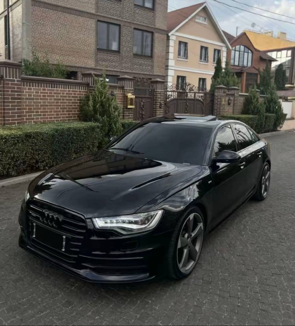 Audi A6 — фото 1