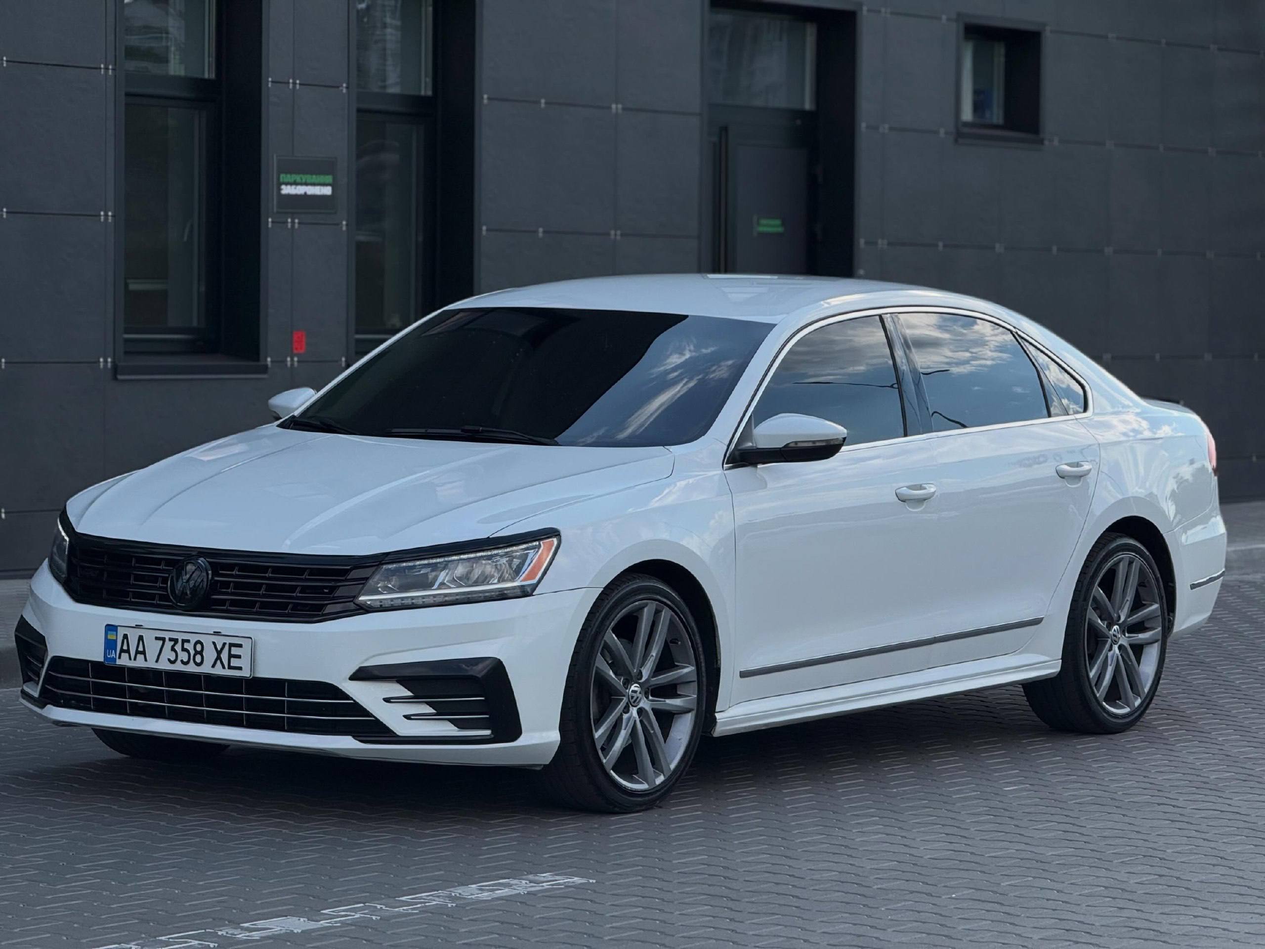 Volkswagen Passat R-Line — фото 1