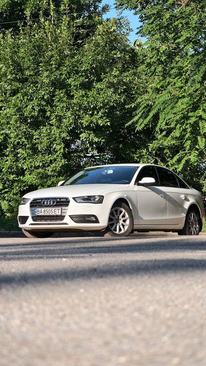 Audi A4 — фото 1