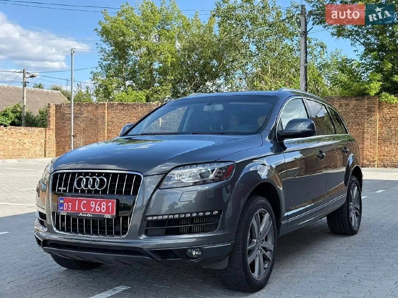 Audi Q7 — фото 1