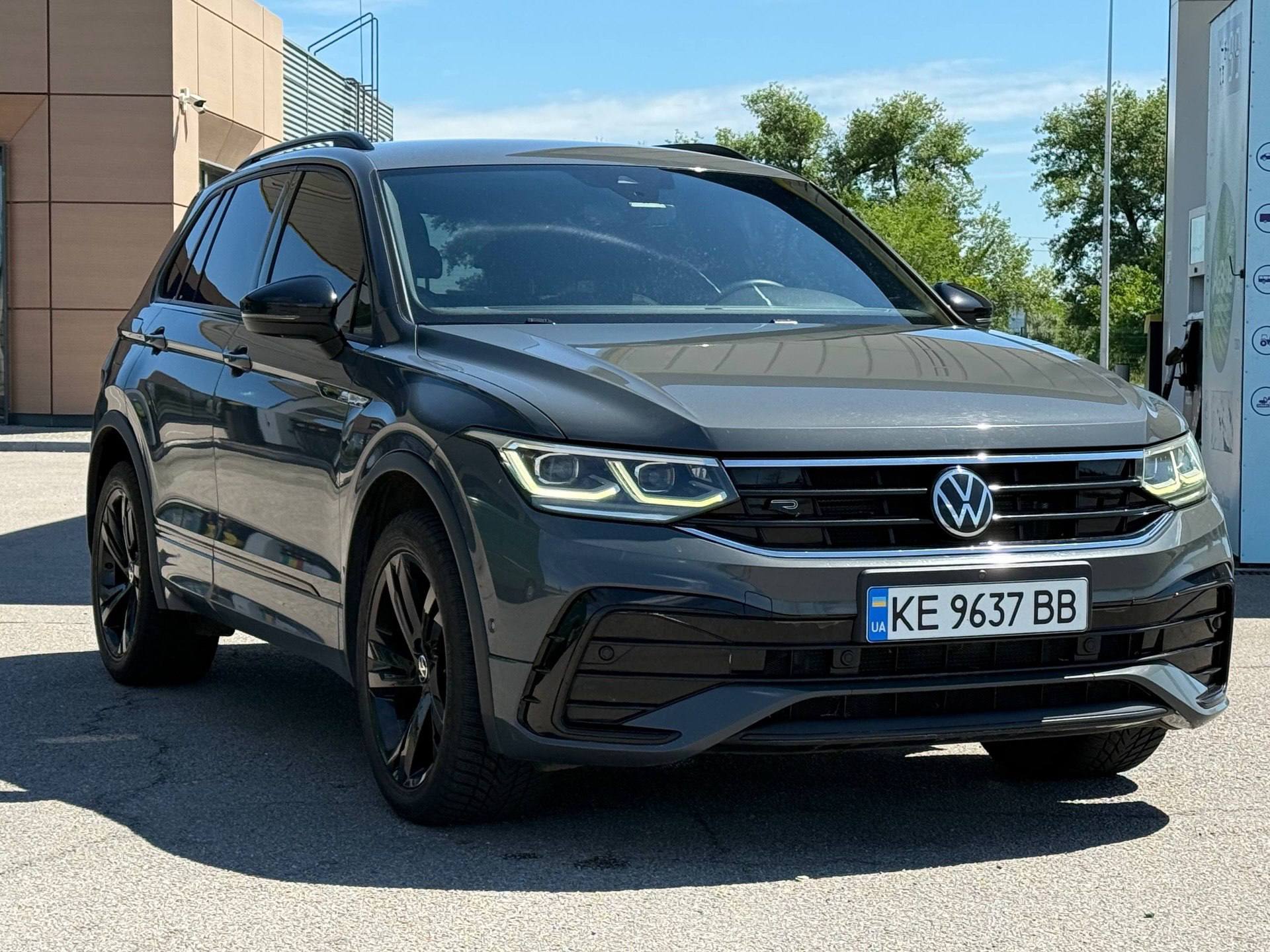Volkswagen Tiguan R-Line — фото 1