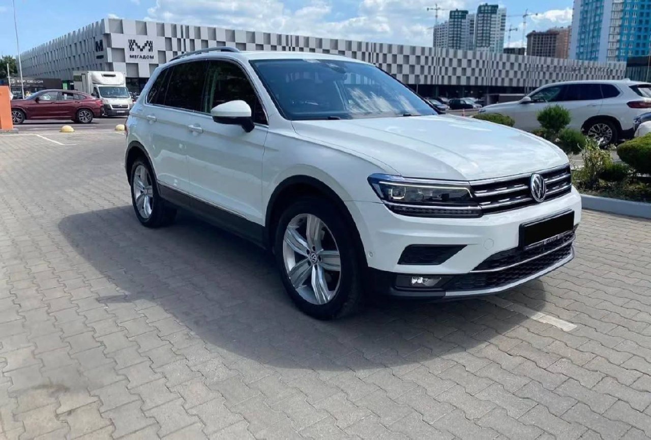 Volkswagen Tiguan — фото 1
