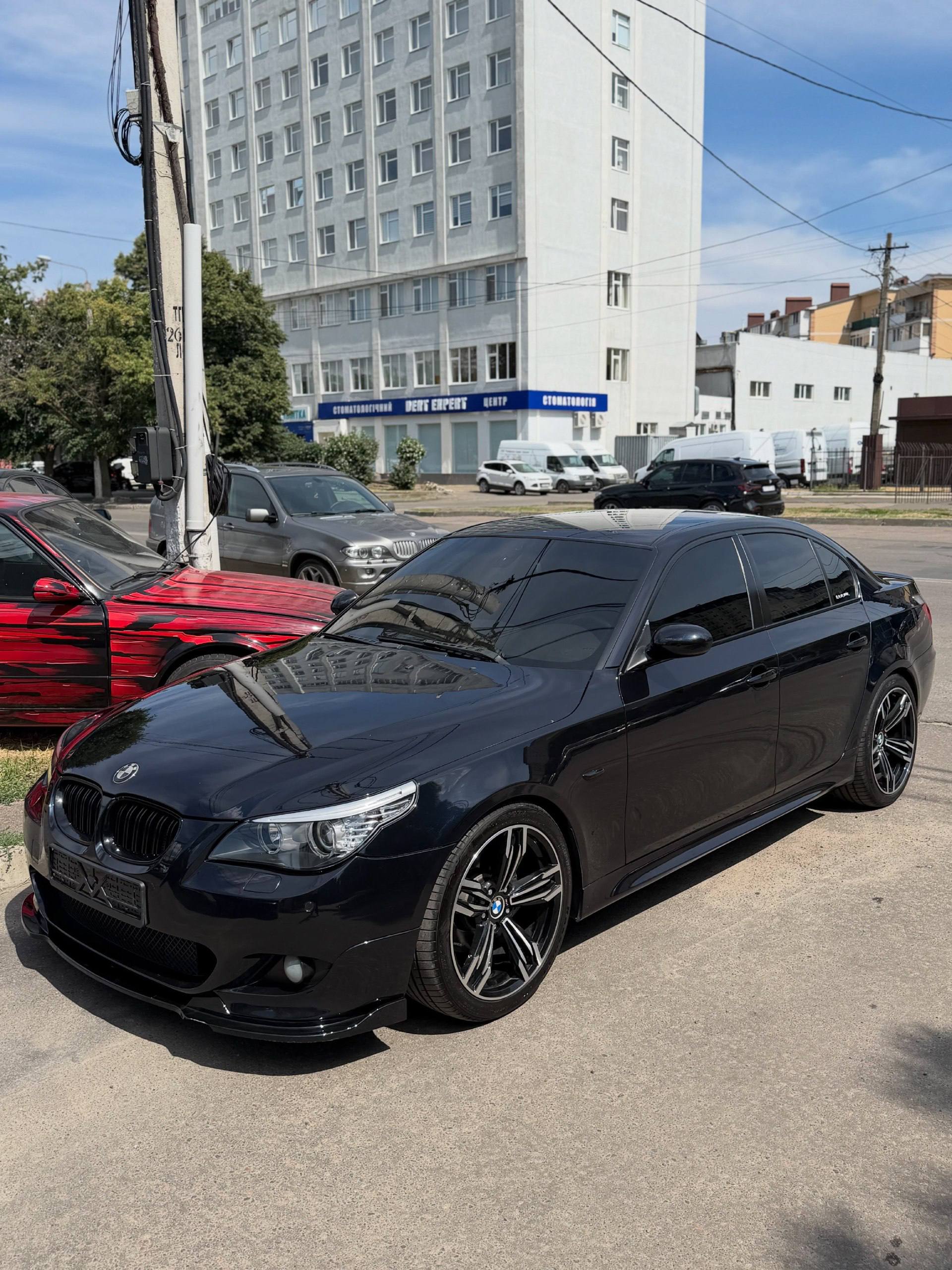 BMW 5 Series — фото 1