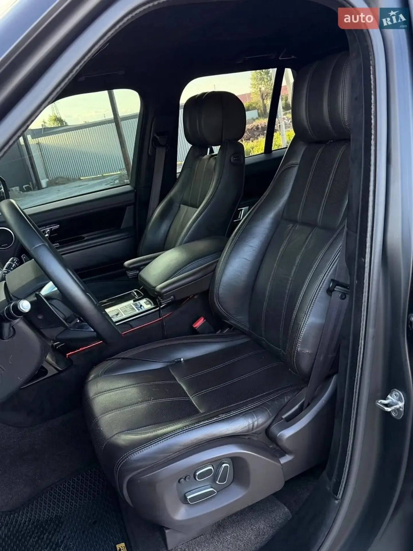 Land Rover Range Rover — фото 1
